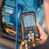 testo 557s Комплект 2 с заправочными шлангами - Умный цифровой манометрический коллектор, смарт-зонды вакуума и температуры и набор из четырёх заправочных шлангов (0564 5572)